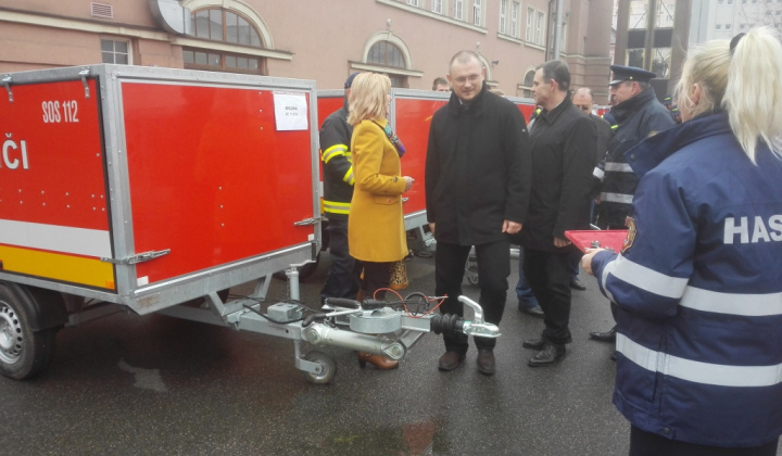 Prevzatie súpravy protipovodňového vozíka od HAZZ Košice