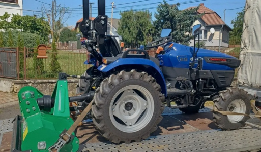 Malotraktor s príslušenstvom - mulčovač, rozmetadlo, snežný pluh Z Environmentálneho fondu získala obec Brezina dotáciu vo výške 14.845 Eur na kúpu malotraktora s príslušenstvom