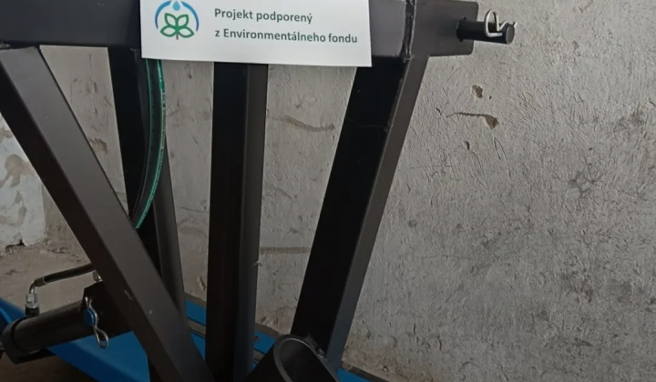 Malotraktor s príslušenstvom - mulčovač, rozmetadlo, snežný pluh